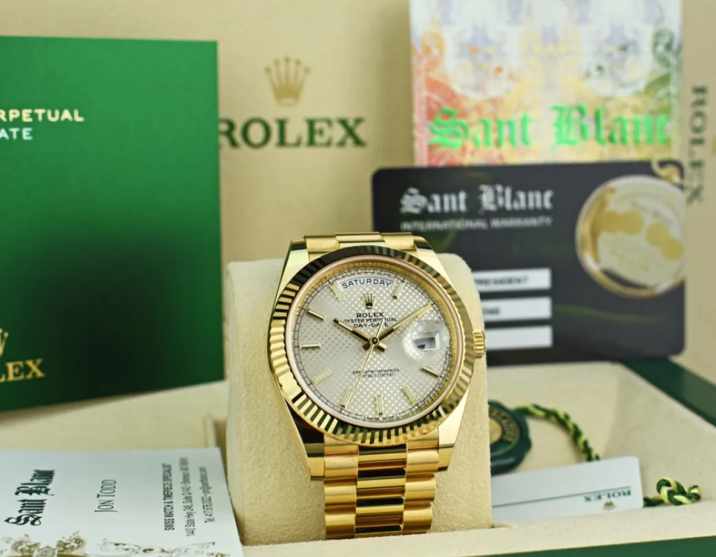 rolex_kt_gold_day_date__p_2.webp Men's Watches | President Dress Watches | Sant Blanc ROLEX 18kt Gold Day Date 40 President Silver Index Dial Model 228238