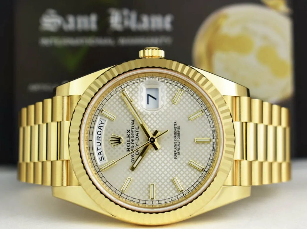 rolex_kt_gold_day_date__p_3.webp Men's Watches | President Dress Watches | Sant Blanc ROLEX 18kt Gold Day Date 40 President Silver Index Dial Model 228238