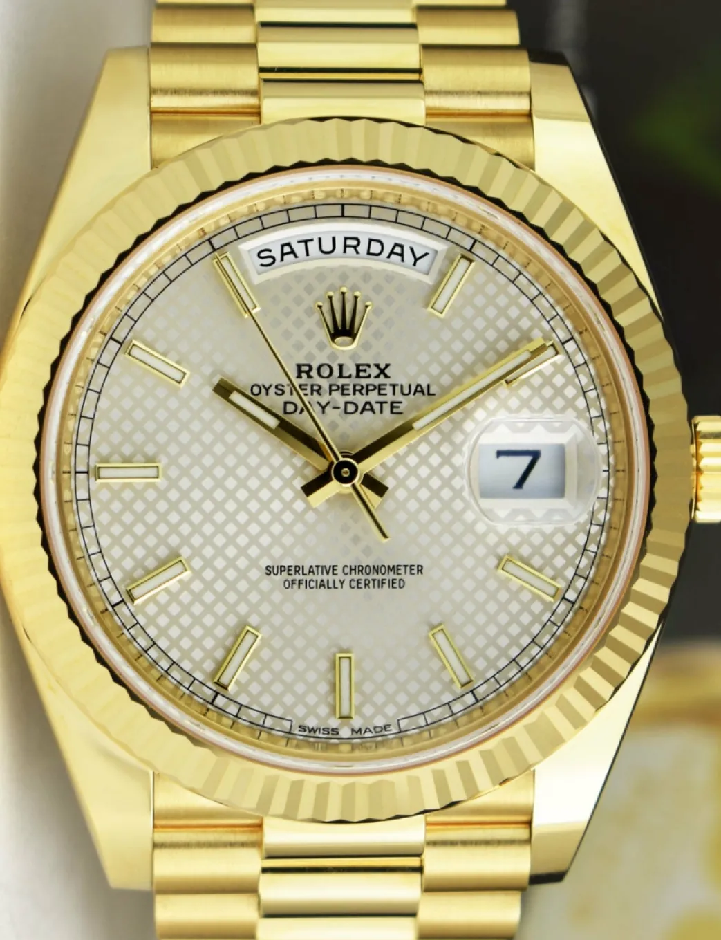 rolex_kt_gold_day_date__p_8.webp Men's Watches | President Dress Watches | Sant Blanc ROLEX 18kt Gold Day Date 40 President Silver Index Dial Model 228238