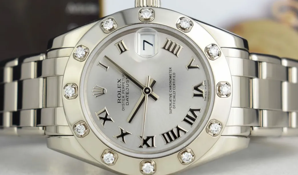 rolex_midsize_white_gold__3.webp The Masterpiece | Sant Blanc ROLEX Midsize White Gold Pearlmaster Datejust Silver Roman Card Model 81319