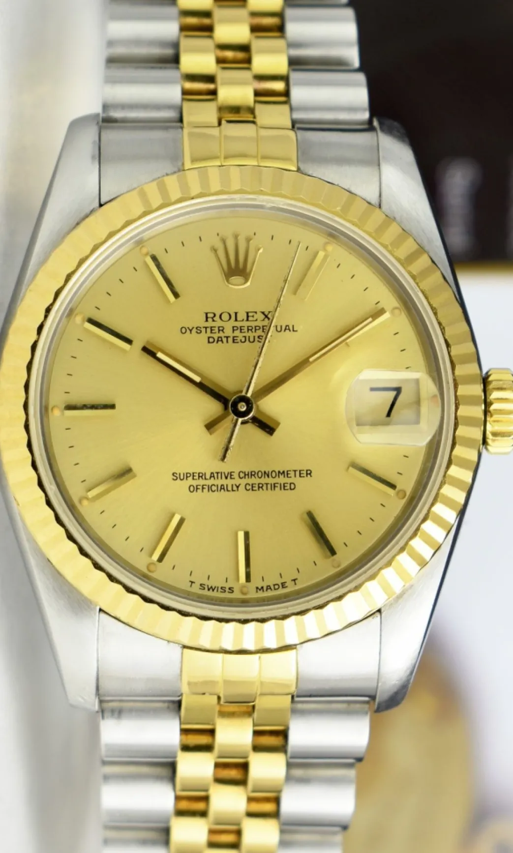 rolex_mm_midsize_kt_gold__4-2.webp Ladies Watches | Dress Watches | Sant Blanc ROLEX 31mm MIDSIZE 18kt Gold & SS Datejust Champagne Model 68273