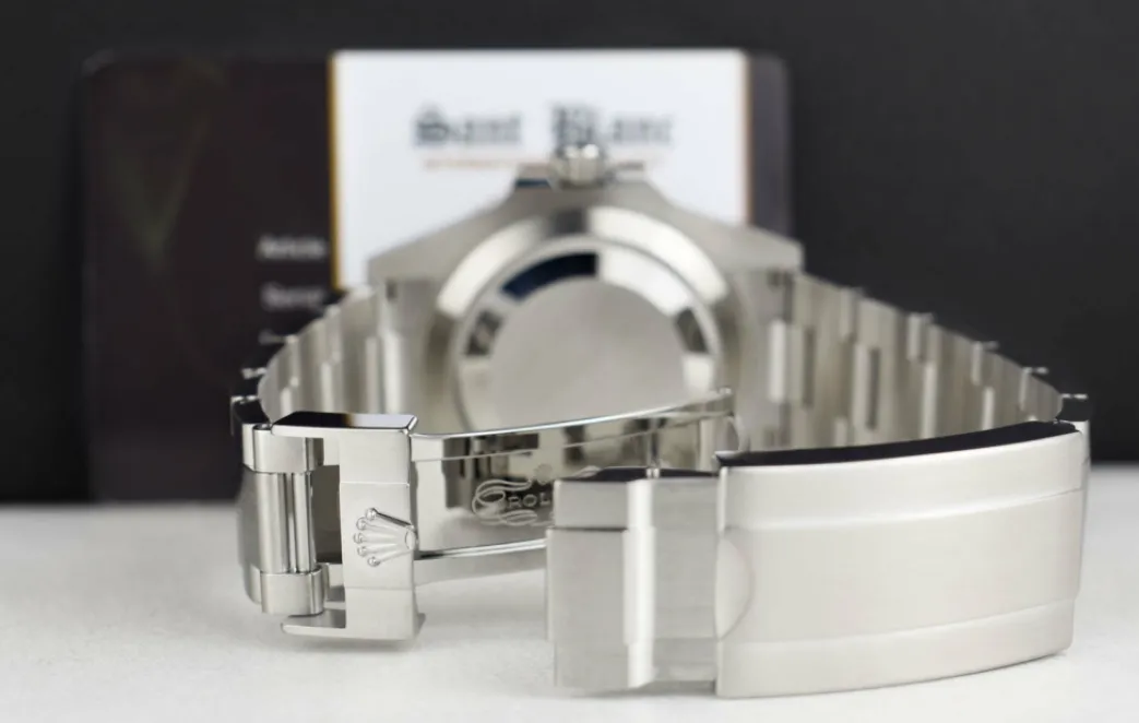 rolex_mm_stainless_steel__4-56.webp Diving Professional Watches | Sports Watches | Sant Blanc ROLEX 41mm Stainless Steel Submariner Black Dial Ceramic Bezel Model 124060