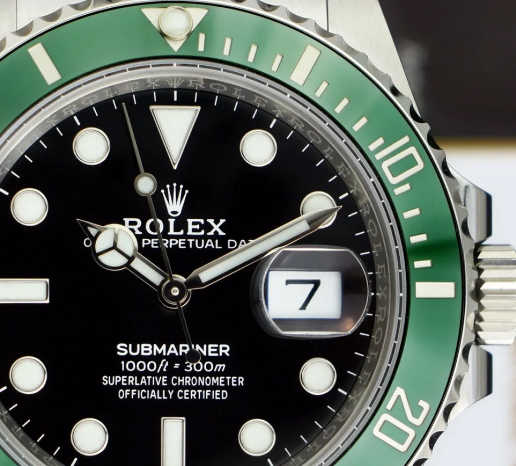 rolex_mm_stainless_steel__9-18.webp Diving Professional Watches | Men's Watches | Sant Blanc ROLEX 41mm Stainless Steel Submariner "Kermit" Green Ceramic Bezel Model 126610LV